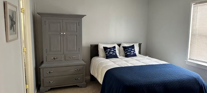 Beautifully Renovated 1st Floor Condo - Walk to Beach - Sleeps up to 8 ブリゲンティーンのホテル