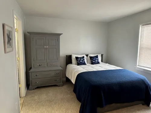 Beautifully Renovated 1st Floor Condo - Walk to Beach - Sleeps up to 8