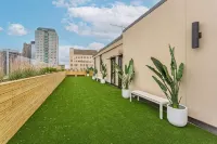 Studio 613 at The Frank - Apartemen