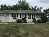 Pet-friendly private home, close to everything South Haven has to offer! - 2-Star