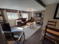 Former showhome with indoor pool & gym