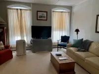 Charming 3rd Floor Walk-up River View - 무료 와이파이