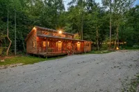 Spacious Secluded Cabin on 100 Acres Near Red River Gorge - Hytter