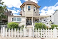 3rd to Beach*Big Discount Summer Weeks* Porch,Heart of B.H,Across Veterans Park - Wifi