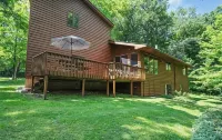 Cozy 3-bedroom cabin on beautiful Sand Lake in lovely Cumberland, WI. - Chalets