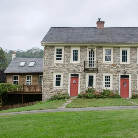 250yo Stone House - Stargazing, Fireflies, Streams, and room to Run!