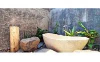 Uma Villa Manado - Hot Tub