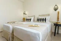 NIKKON LUXURY LIVING is a luxury private villa, in top of the sea.Enjoy LUXURY. - 3-Star