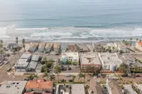 King Suite Steps to Oceanside Beach W/ Private Patio & Grill + Free Parking - Apartments