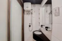 Good Designed and Cozy Studio at Sky House BSD Apartment By Travelio - Gym