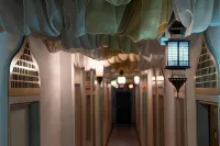 Prixma Hotel - parking