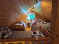 Cozy cabin in the Maine woods.  Direct access to ATV/Snowmobile trails. ピスカタキスのホテル