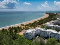 Charming Beachfront Retreat - Wake Up to Waves - 2 BD Apt with AC at Río Grande - 3-Star