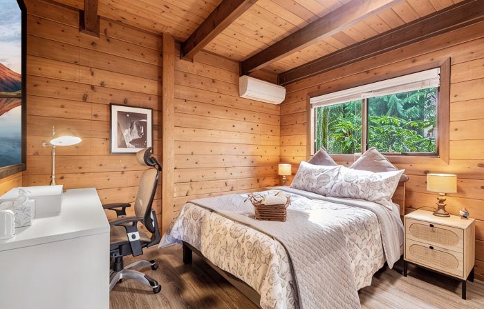 Charming 3-bedroom cabin in Woodinville with AC, WiFi