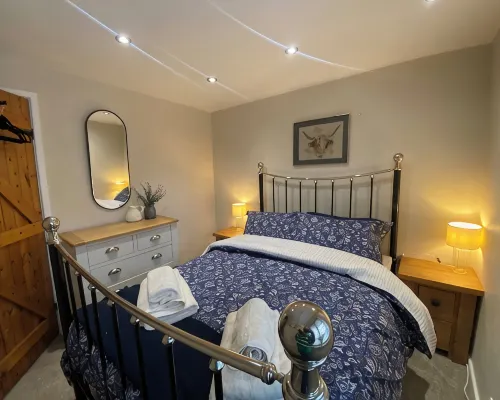 Cosy two bedroom cottage with log fire in the beautiful village of Swynnerton. ストーンのホテル