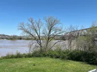 BIG ASH HOUSE Historic Ludlow Beauty !!!  Overlooking the Ohio River - 4-Star