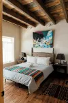 Serene, earthen home - just one minute from the heart of Old Town Albuquerque! - Bungalows