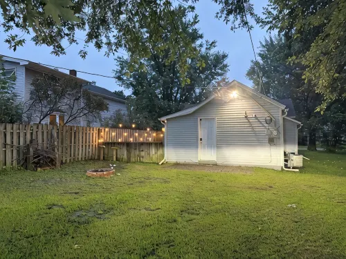 Charming 2-bedroom house with AC, WiFi in serene Black River Falls. - Wifi