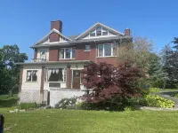 Jenny’s Suites, historic house in Welland, 20 minutes from Niagara Falls. - Wifi