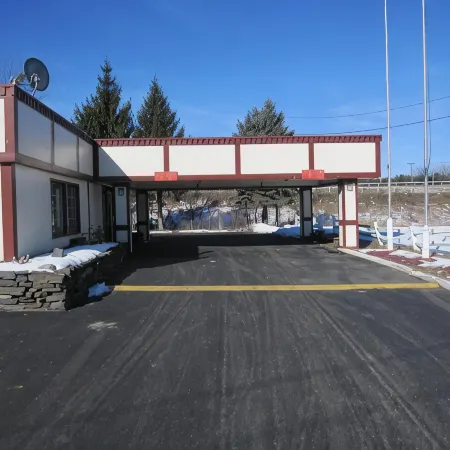 Days Inn by Wyndham Queensbury/Lake George