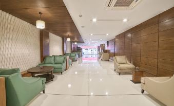 Avari Xpress Gulberg