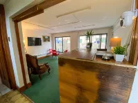 Hostal EntreOrientes Hotels near Sausalito Stadium