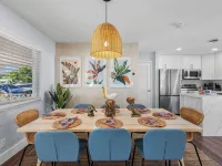 Private Pool - Outdoor Dining - Tropical Oasis Hotels in Oakland Park