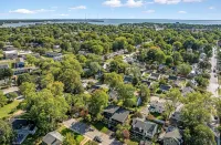 Modern Styled Home in Historic Annapolis Eastport Neighborhood - Bungalows