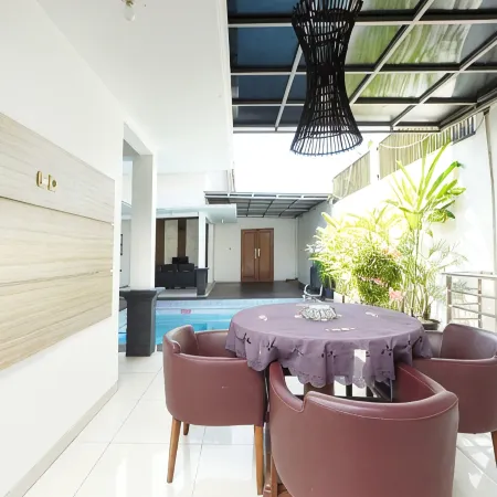 Sutan Raja Villa Kuningan