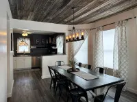 Charming 3-bedroom house in Trout Lake close to trails & lakes. - Homestays