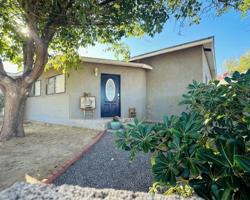 Terrific, CLEAN 4-bedroom house in Thatcher with WiFi, AC Hotels in Thatcher