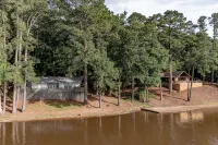 Round Rock Cabin-Rustic Charm for Family Gatherings