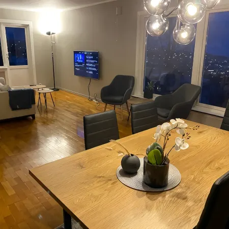 Big central house with a view, free parking(E31)