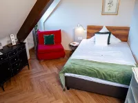 Hotel & Café Vorderburg Hotels in Schlitz