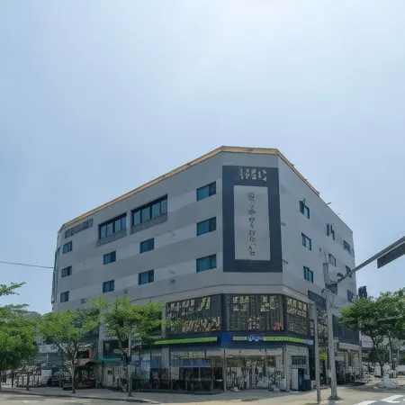 Busan Jeonggwan Hotel Seven Bricks Отели рядом с достопримечательностью «Цветочный магазин Cheonggwang Florist»