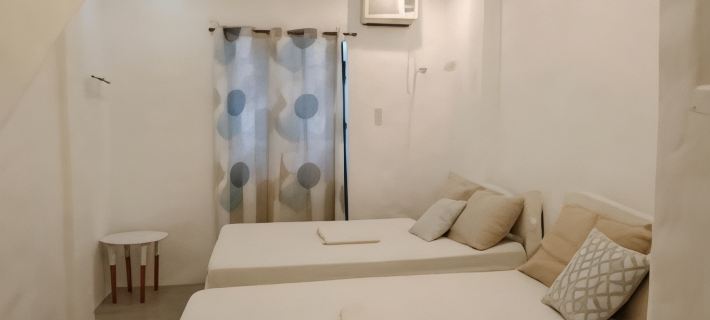 Blue Coco Baler Beach House Hotels in Baler