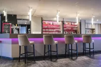 The Originals City - Hôtel Restaurant "Les Caps" - Lamballe - Saint-Brieuc Est - ที่มีบาร์