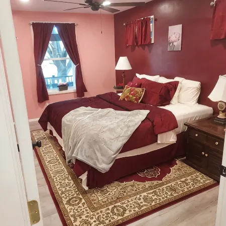 Newly Renovated 5 Bedroom Pet Friendly House in Keuka NY. First Floor Ensuite Hotéis em Jerusalem