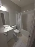 Spacious and Modern 2-Bedroom Apartment in Calgary - 레지던스