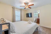 Spacious 5-bedroom bungalow in charming McKinney with huge parking space - 4-نجوم
