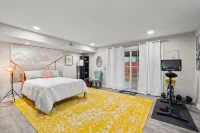 Luxurious home with golf course view, deck, grill, Peloton! King size bed. - Kuntosalit