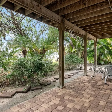 Beach House Anna Maria Island, FL - 1 block to beach!