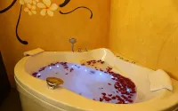 Pa Prai Villas and Suites Resort - Hot Tub