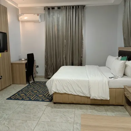 Eleventh House Hotel and Suites