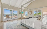 Gorgeous 5-BDRM Villa Maxine- Located on Famous Peterborg- Pool- Oceanside