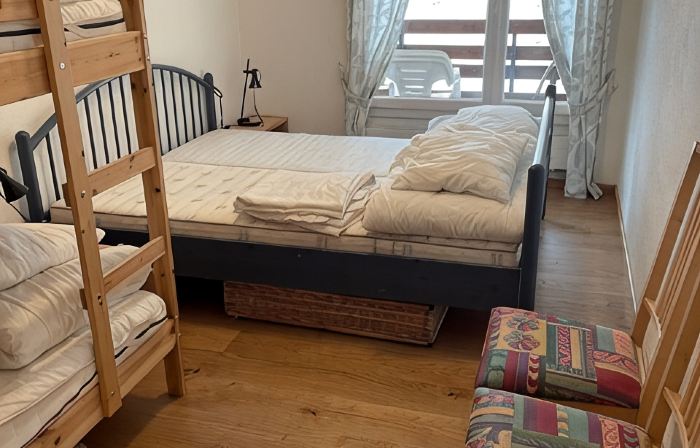 50 metres from the cable car, apartment with balcony, private collective parking, WIFI