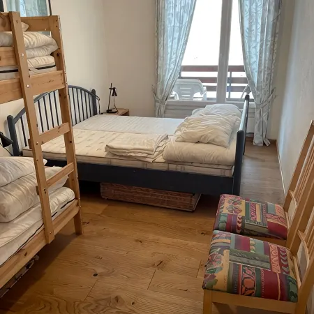 50 metres from the cable car, apartment with balcony, private collective parking, WIFI