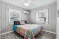 Cozy lakefront home on Big Barbee Lake - 3-Star