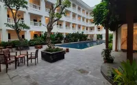 Same Hotel Cepu - Pools
