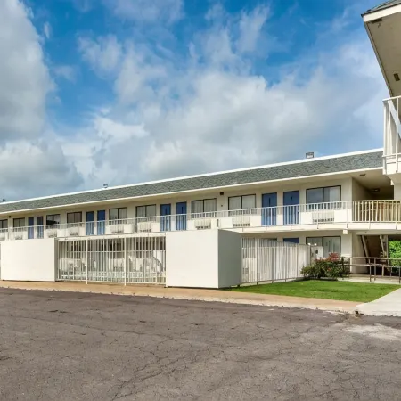AVERA SUITES